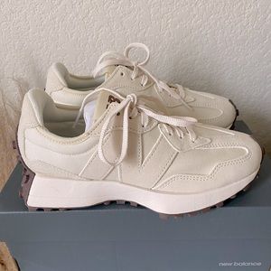 New Balance 327